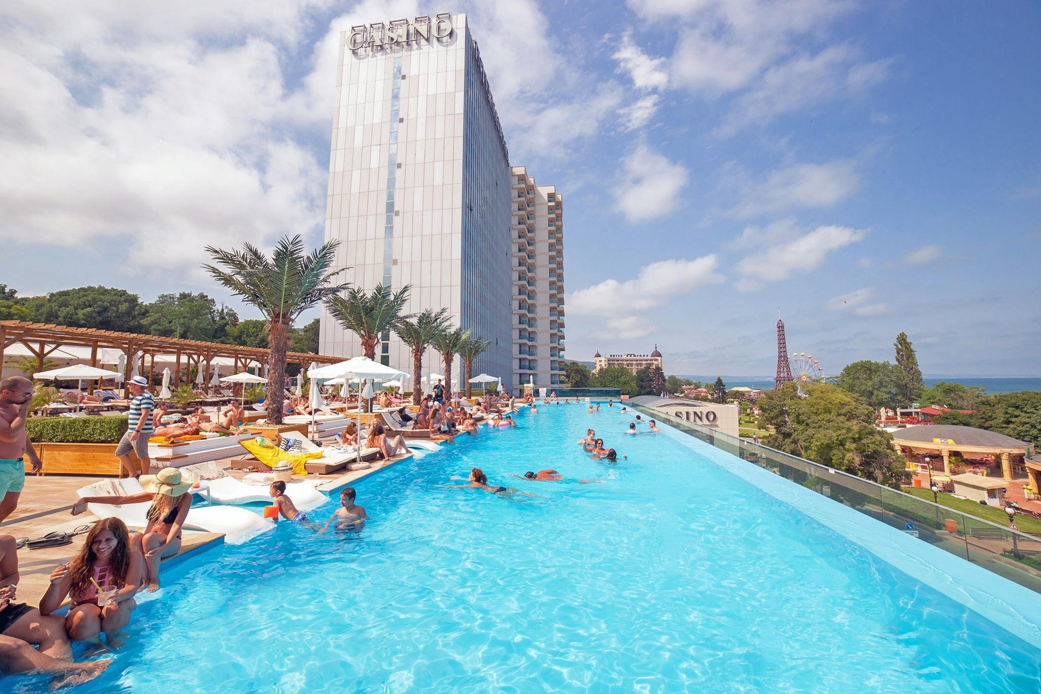 Hotel International Casino & Tower 5*