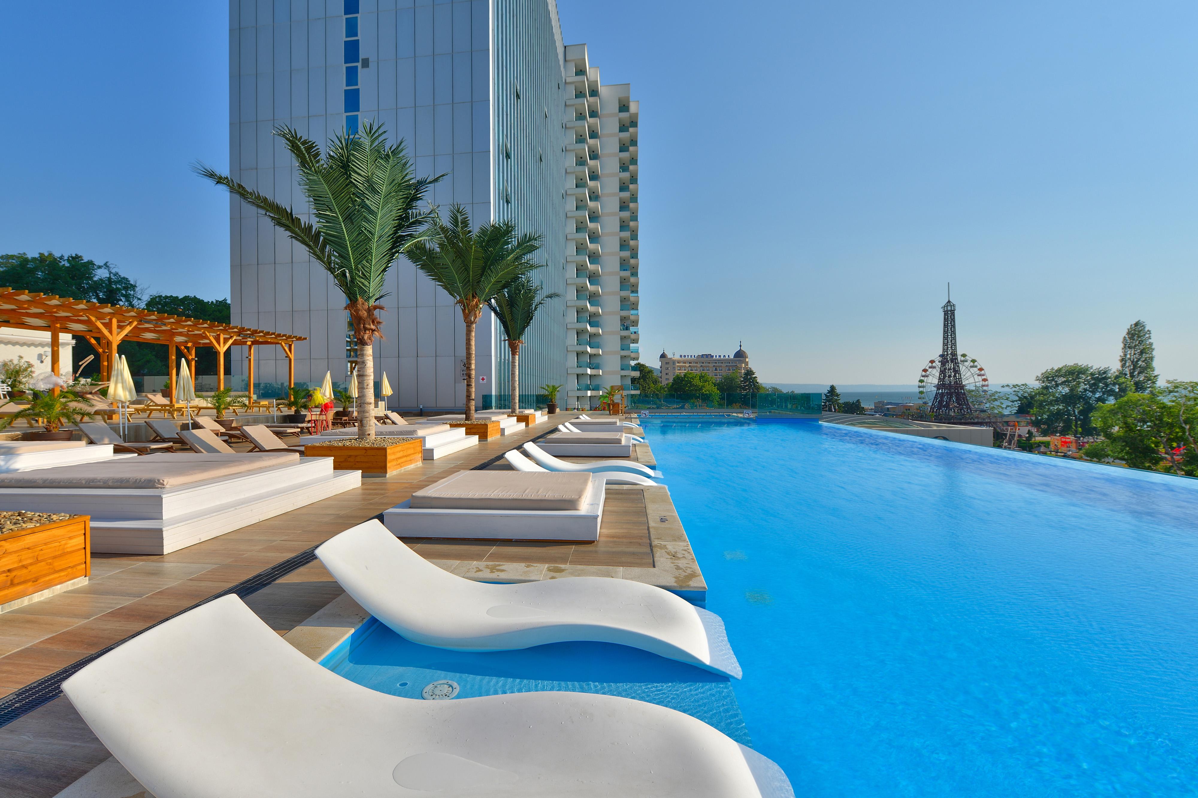 International Casino & Tower 5*